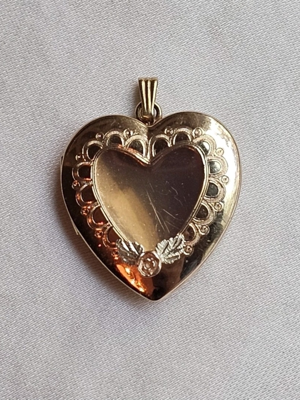 Vintage 14K Gold Filled Heart Photo Locket Pendant 10K Trim Rose Flower 1/20 14K